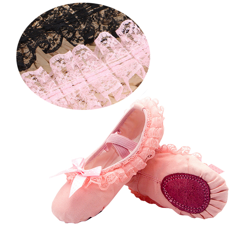 Pleated lace ribbon for kids shoes